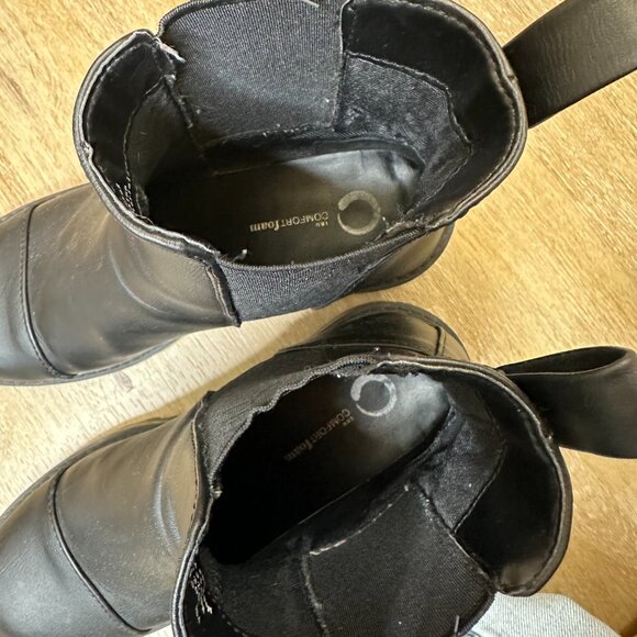 Journee Collection Mirette Chelsea Boot 7 - Picture 3 of 6